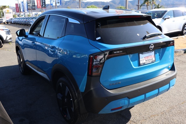 2025 Nissan Kicks SR photo 3