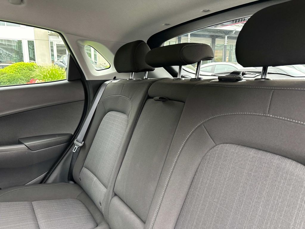 2023 Hyundai Kona SEL photo 29