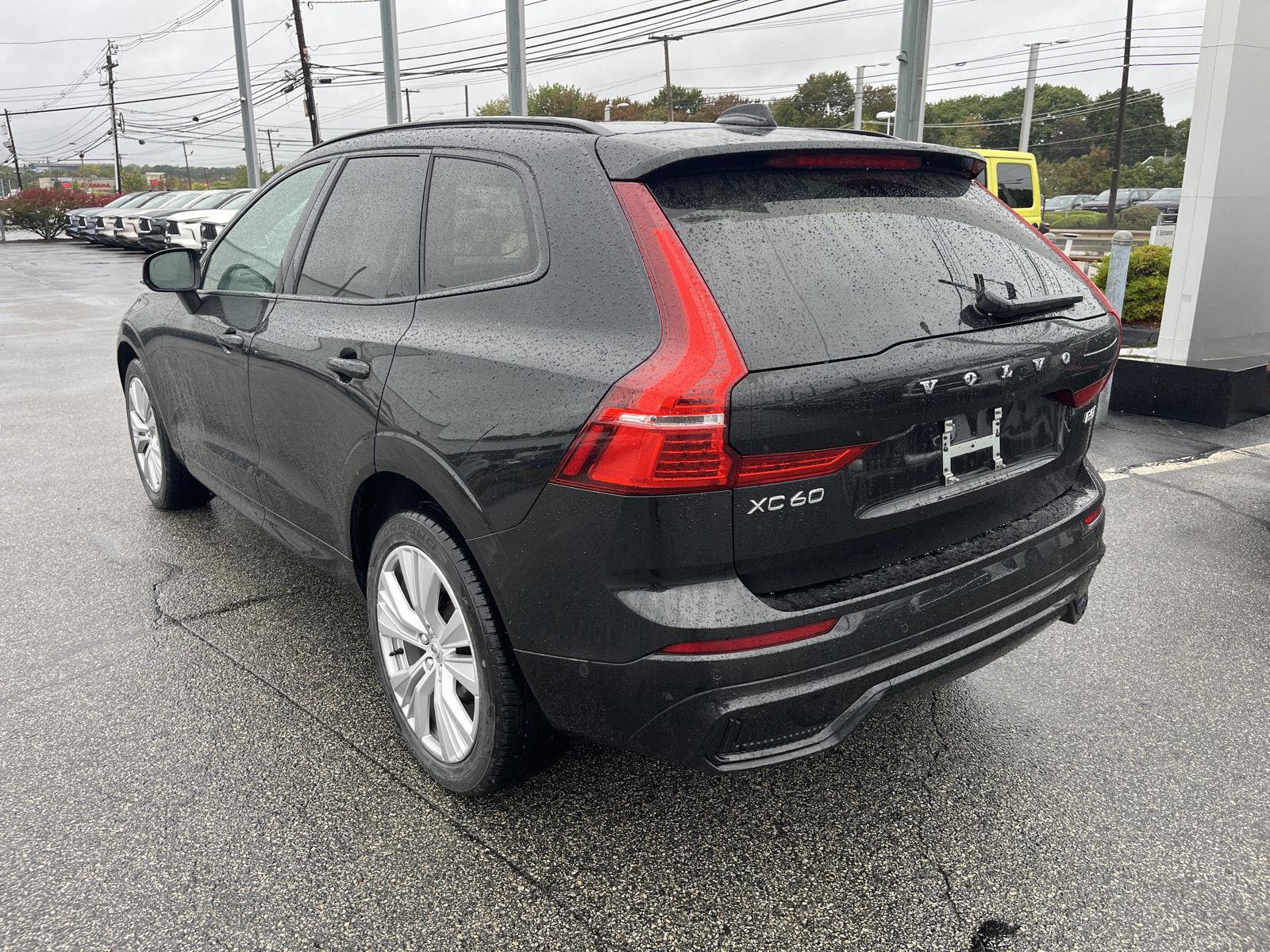 2024 Volvo XC60 B5 Plus photo 4