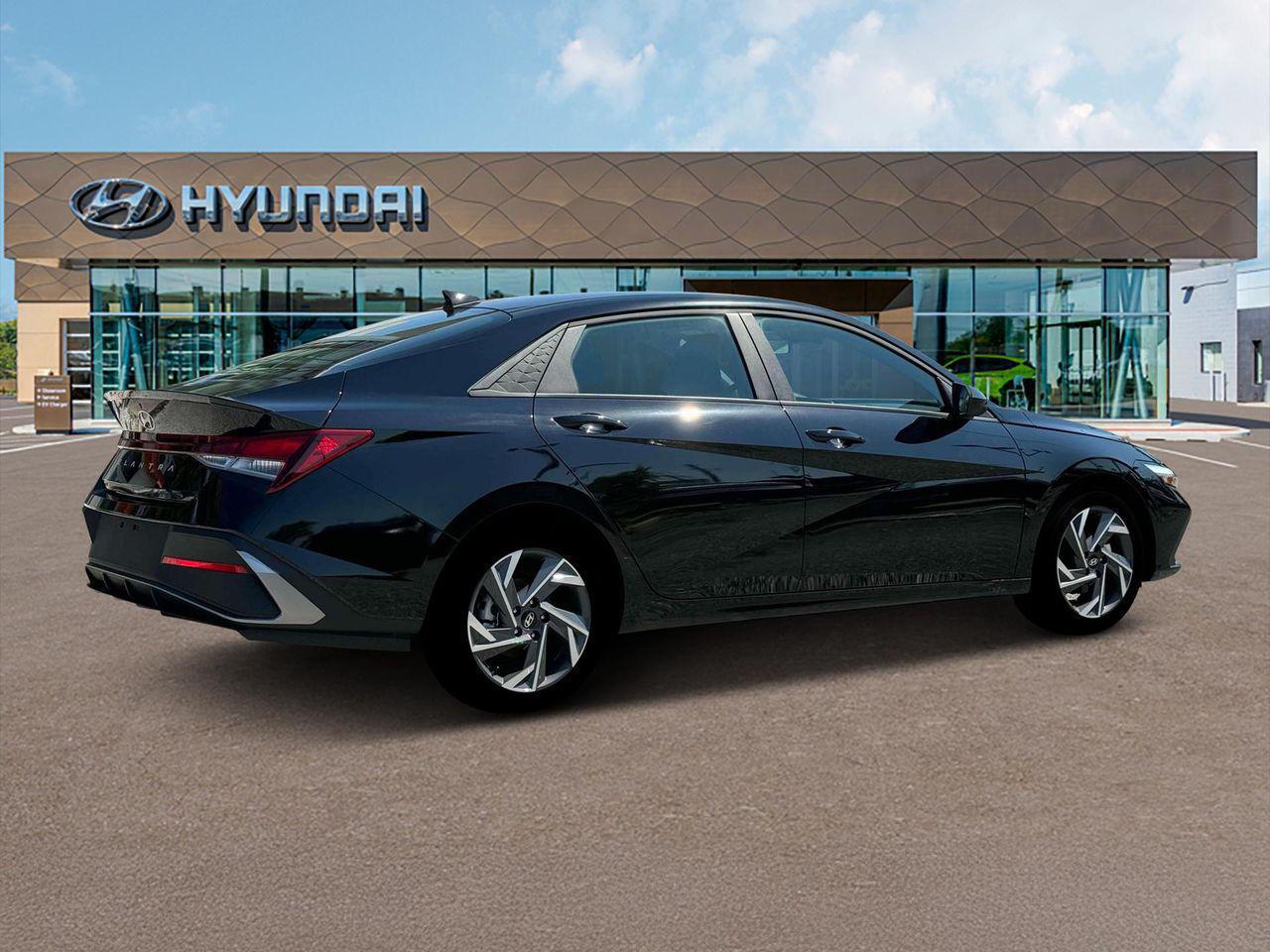 2025 Hyundai Elantra SEL Sport photo 6