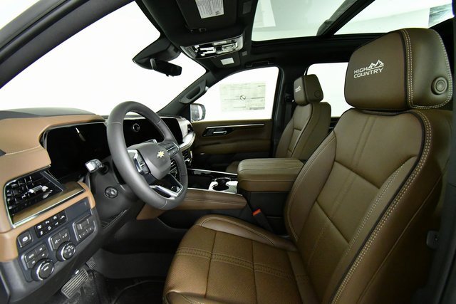 2026 Chevrolet Suburban High Country photo 4