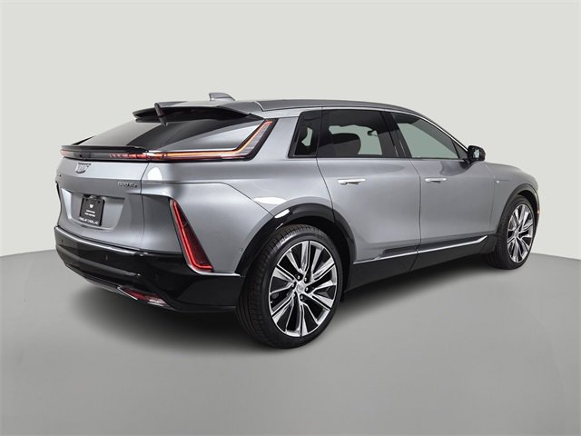 2024 Cadillac Lyriq Luxury photo 3