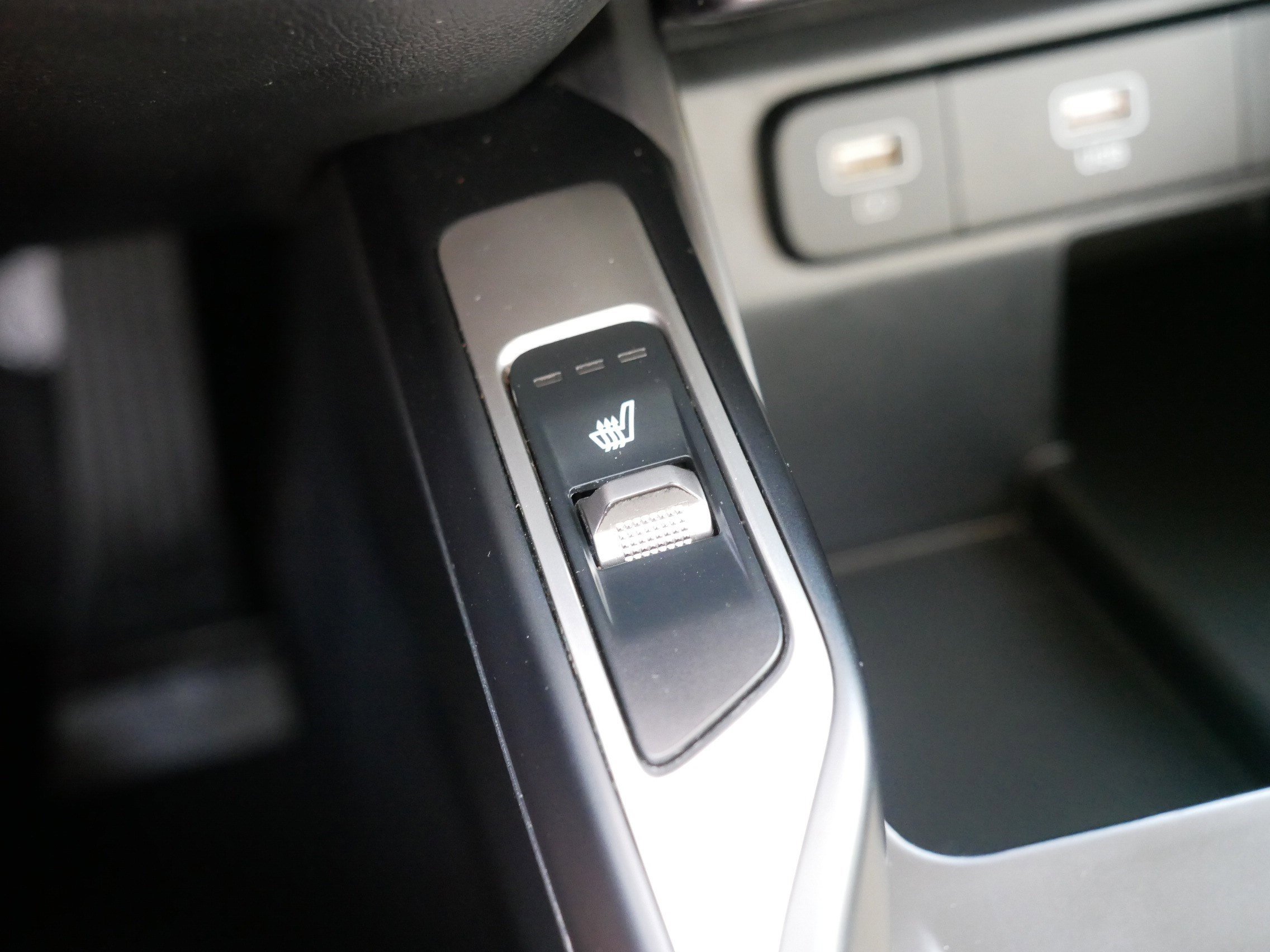 2022 Kia Sorento Hybrid S photo 26