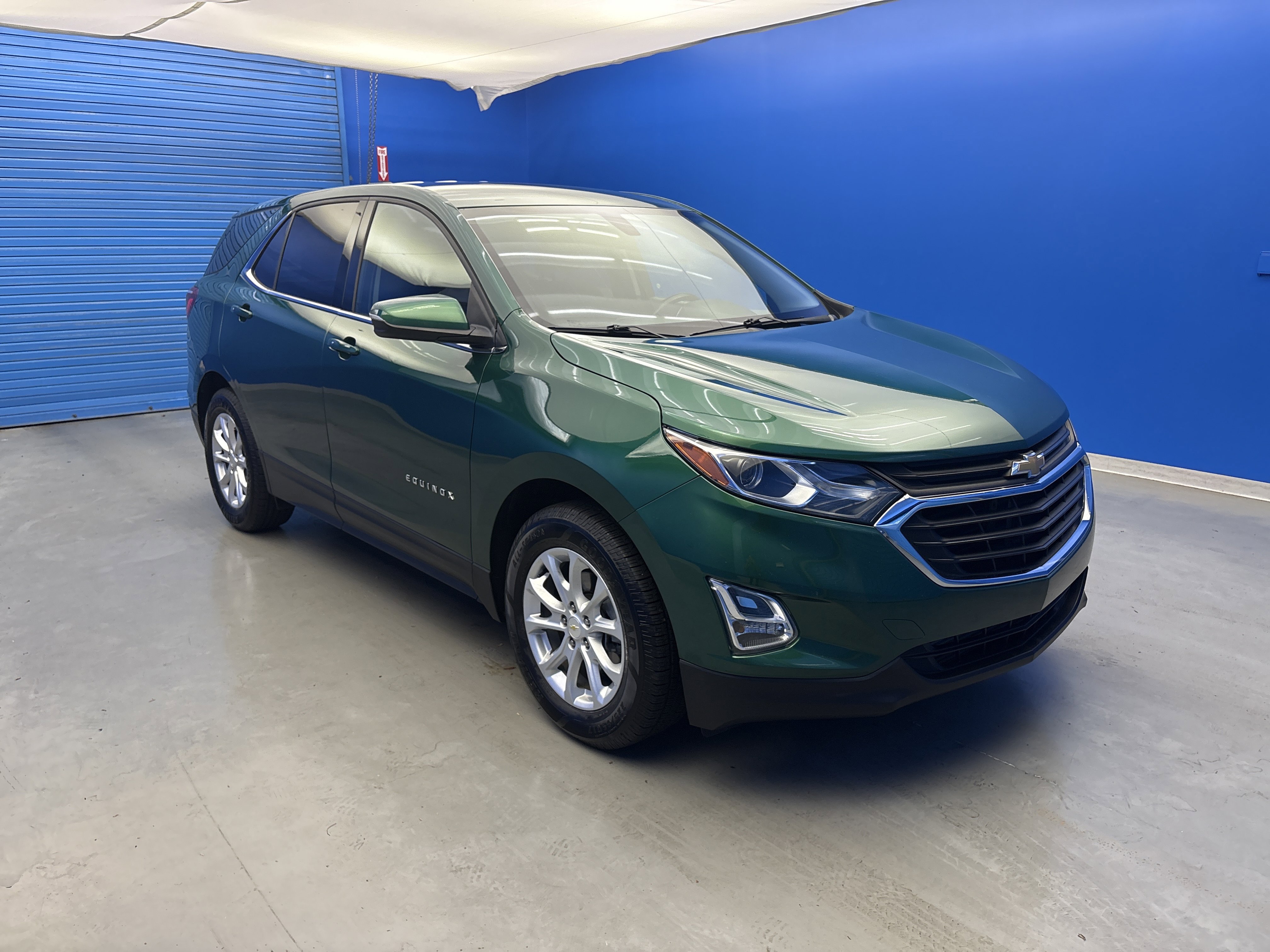 2019 Chevrolet Equinox LT photo 2