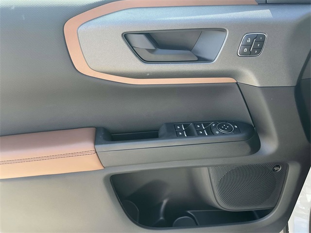 2025 Ford Bronco Sport Outer Banks photo 11