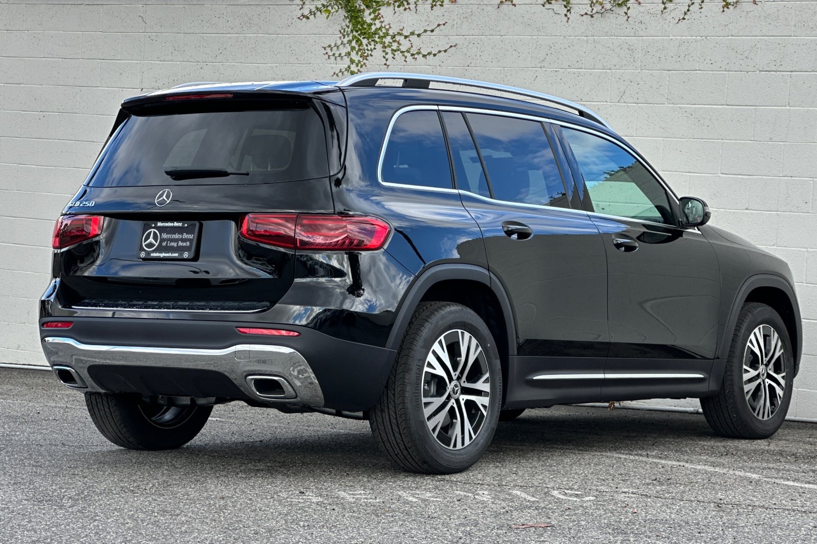 2026 Mercedes Benz GLB 250 photo 4
