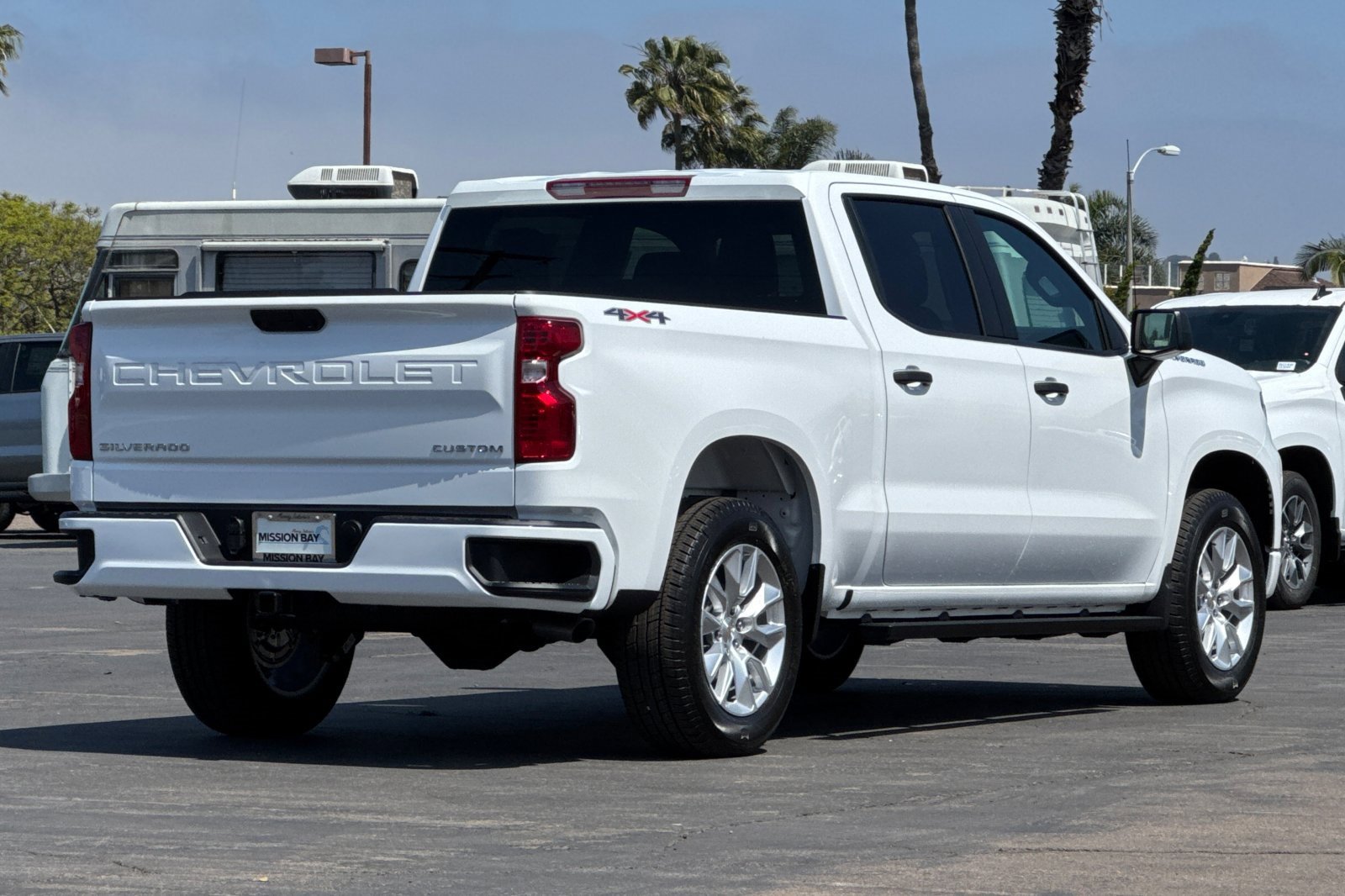 2025 Chevrolet Silverado 1500 Custom photo 4