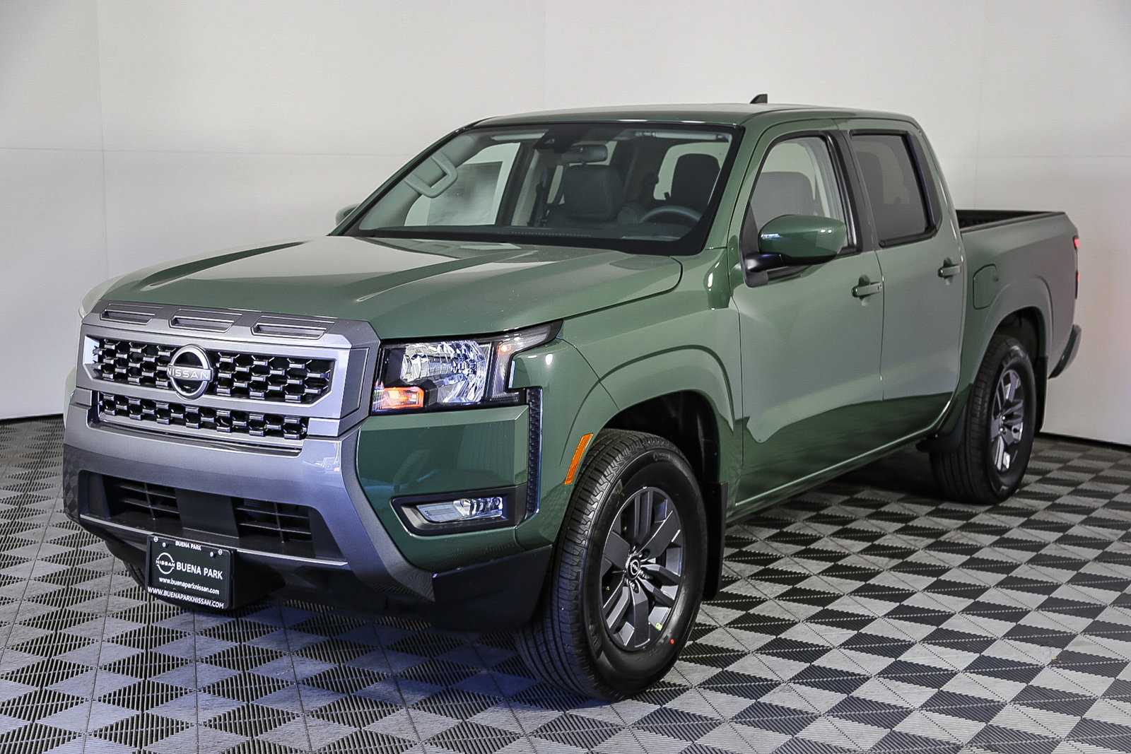 2025 Nissan Frontier SV photo 5