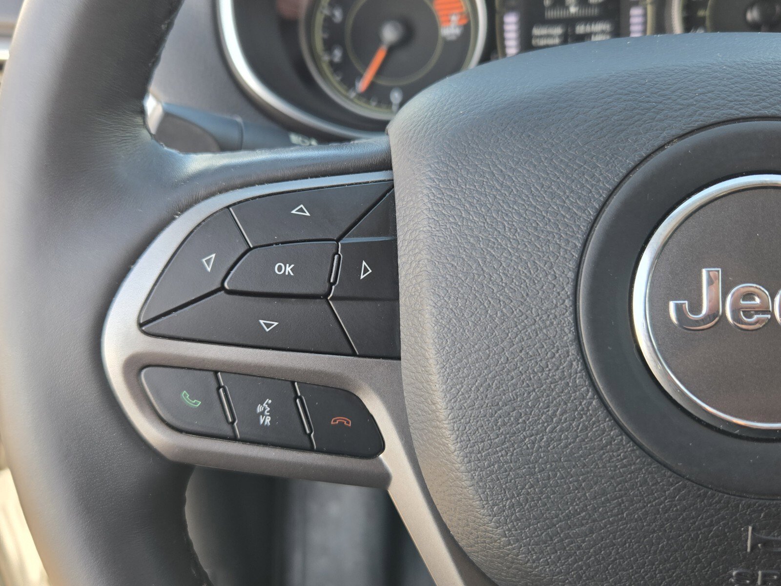 2019 Jeep Cherokee Latitude photo 28
