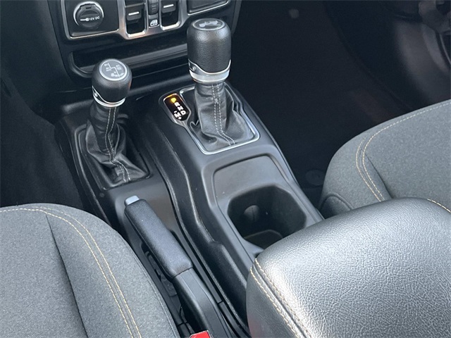 2024 Jeep Wrangler Sahara 4xe photo 13