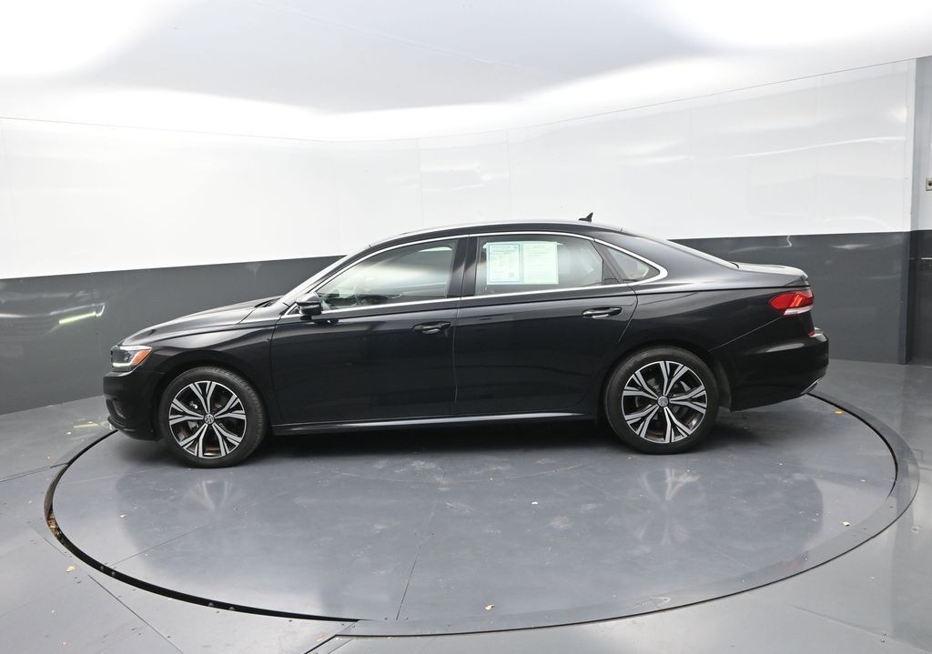 2022 Volkswagen Passat 2.0T SE photo 3