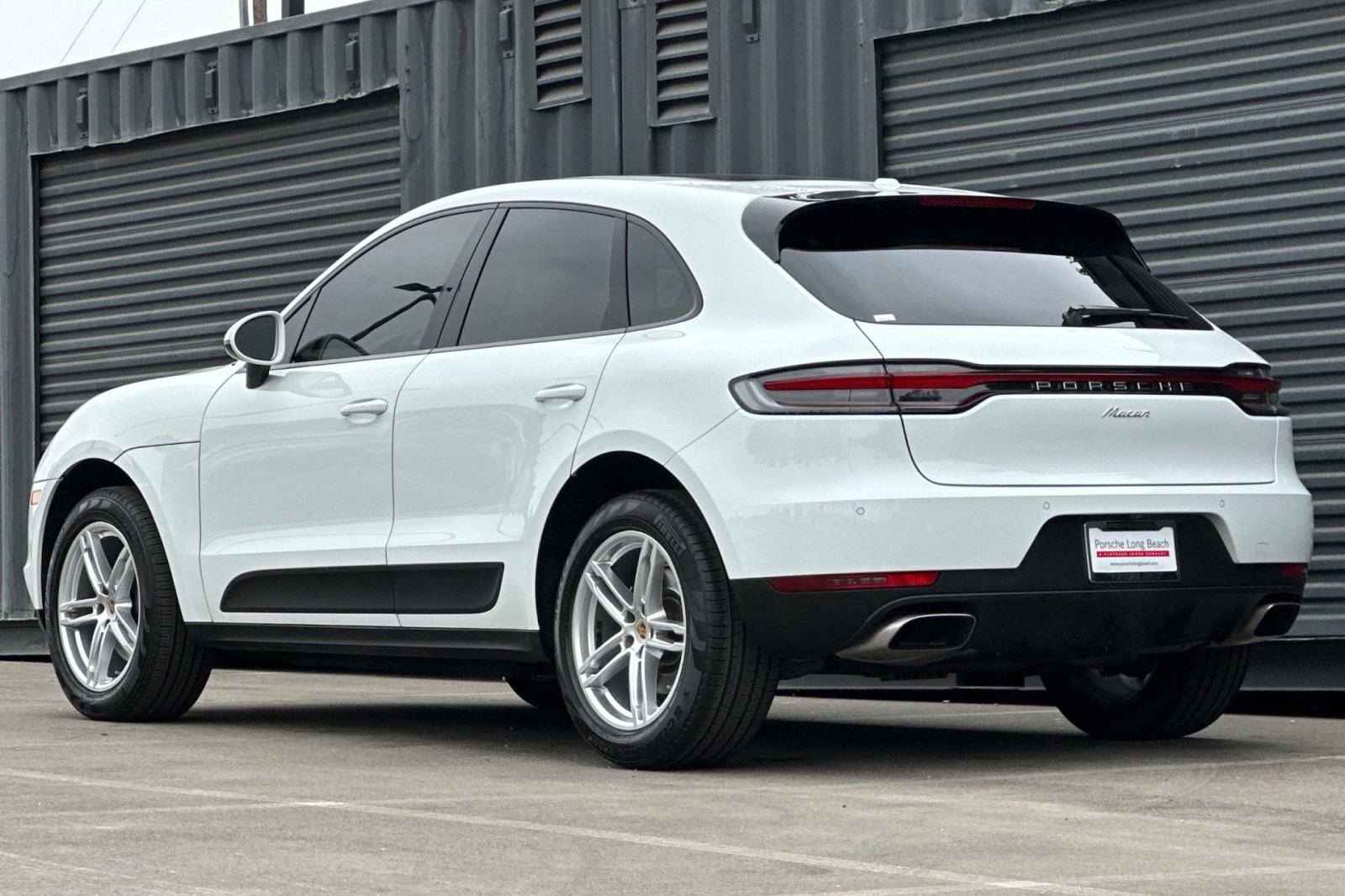 2020 Porsche Macan photo 3