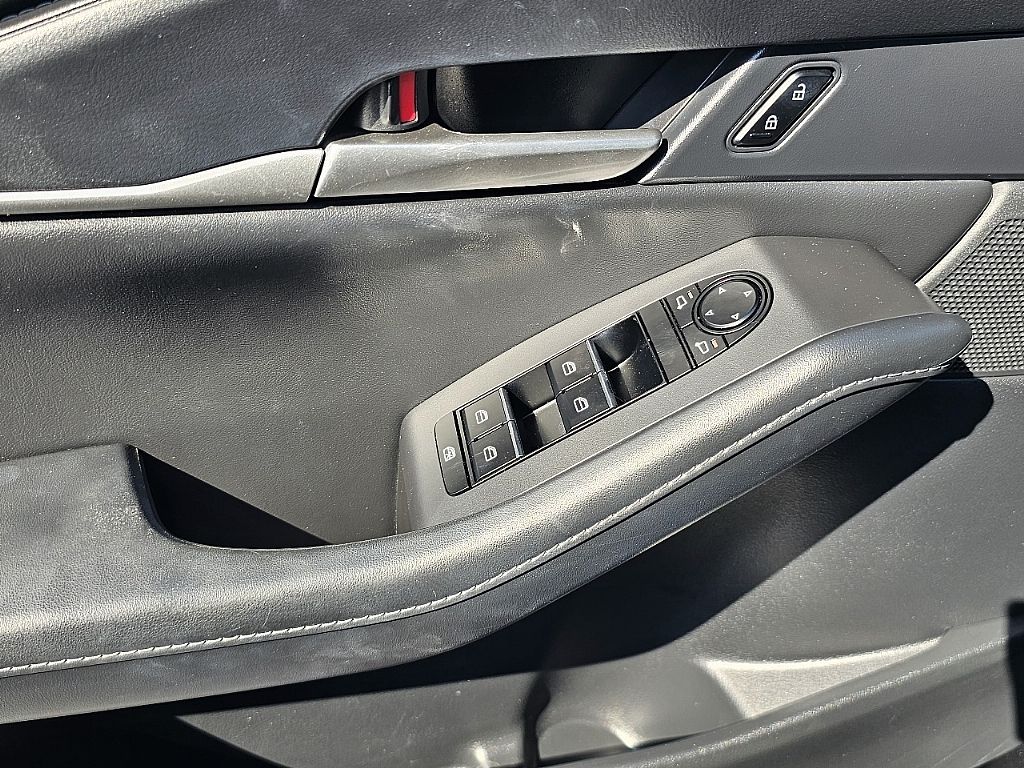 2022 Mazda CX-30 2.5 Select photo 23