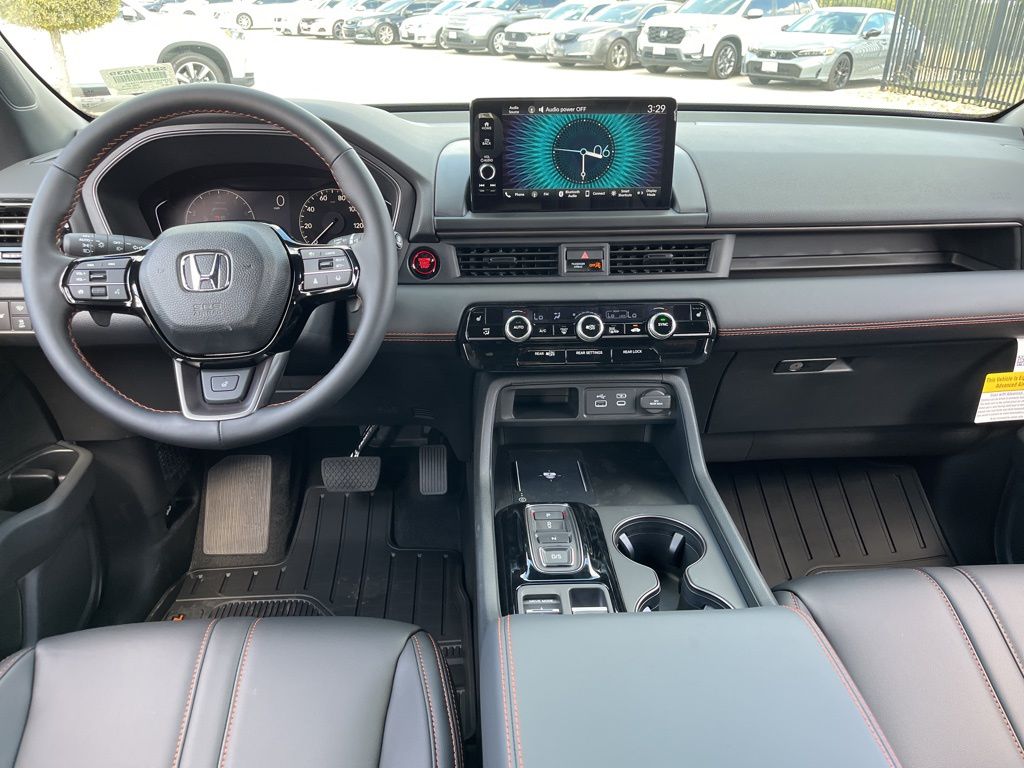 2025 Honda Pilot TrailSport photo 3