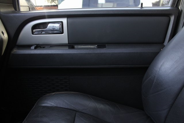 2014 Ford Expedition Limited photo 29