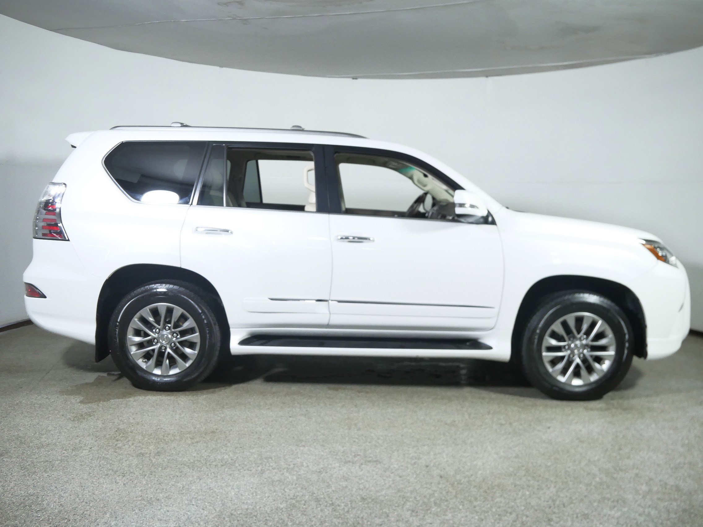 2017 Lexus GX 460 Luxury photo 15