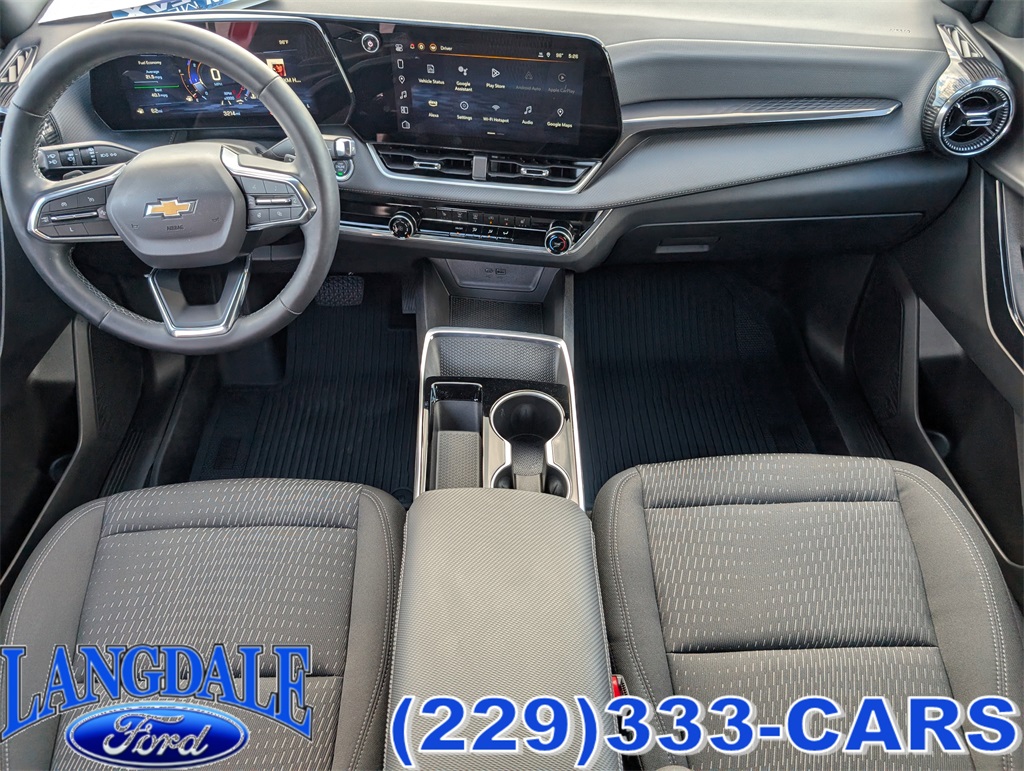 2025 Chevrolet Equinox LT photo 2