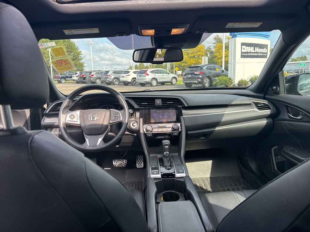 2018 Honda Civic Sport Touring photo 4