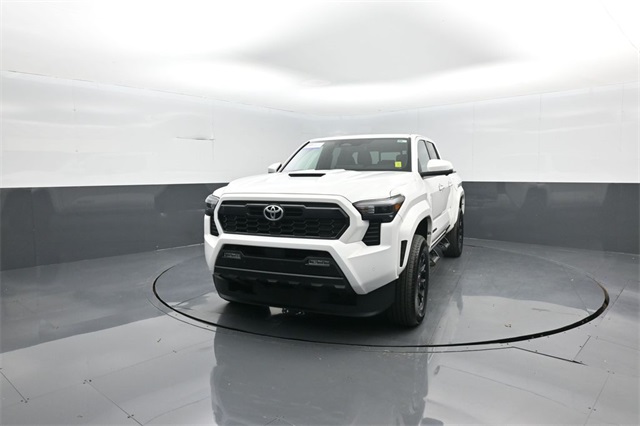 2024 Toyota Tacoma TRD Sport photo 3
