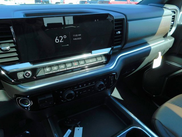2025 Chevrolet Silverado 2500HD High Country photo 24