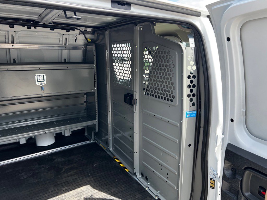 2025 Gmc Savana Cargo 2500 photo 13