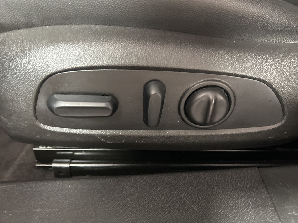 2018 Chevrolet Malibu Premier photo 14
