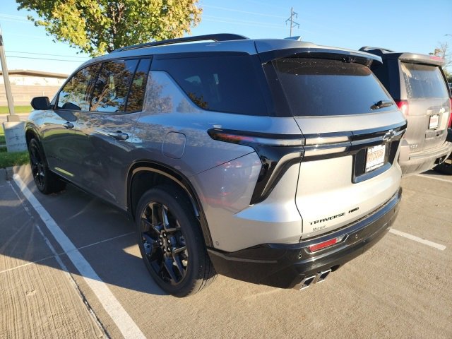 2024 Chevrolet Traverse RS photo 2