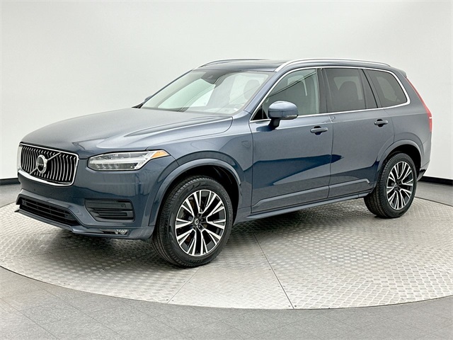 2020 Volvo XC90 Momentum's photo