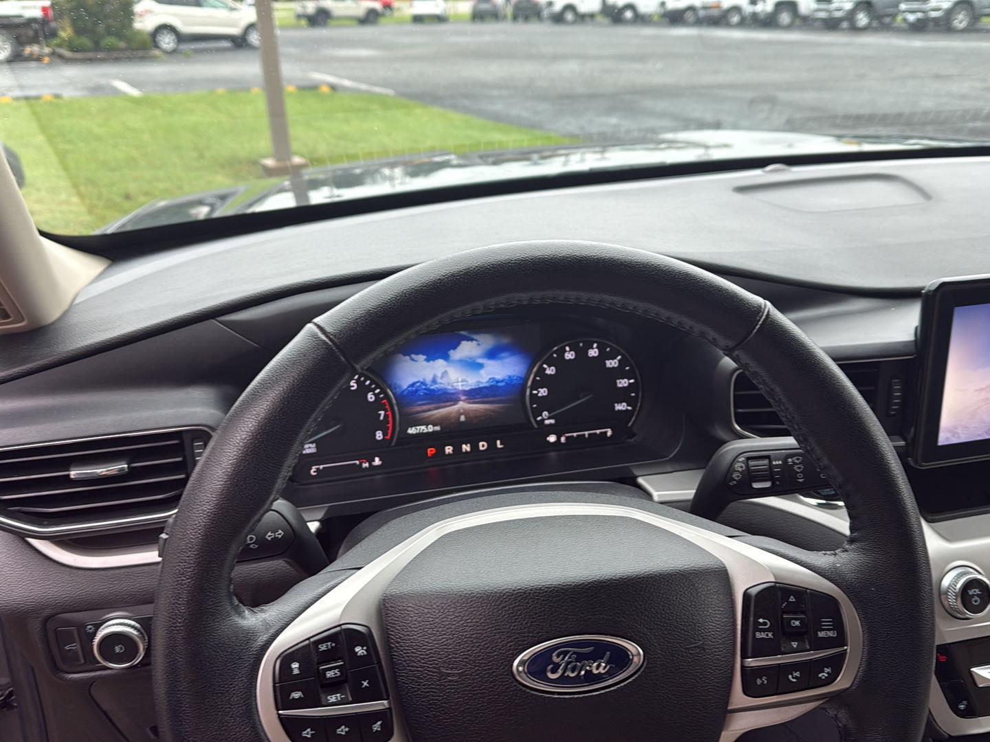 2022 Ford Explorer XLT photo 7