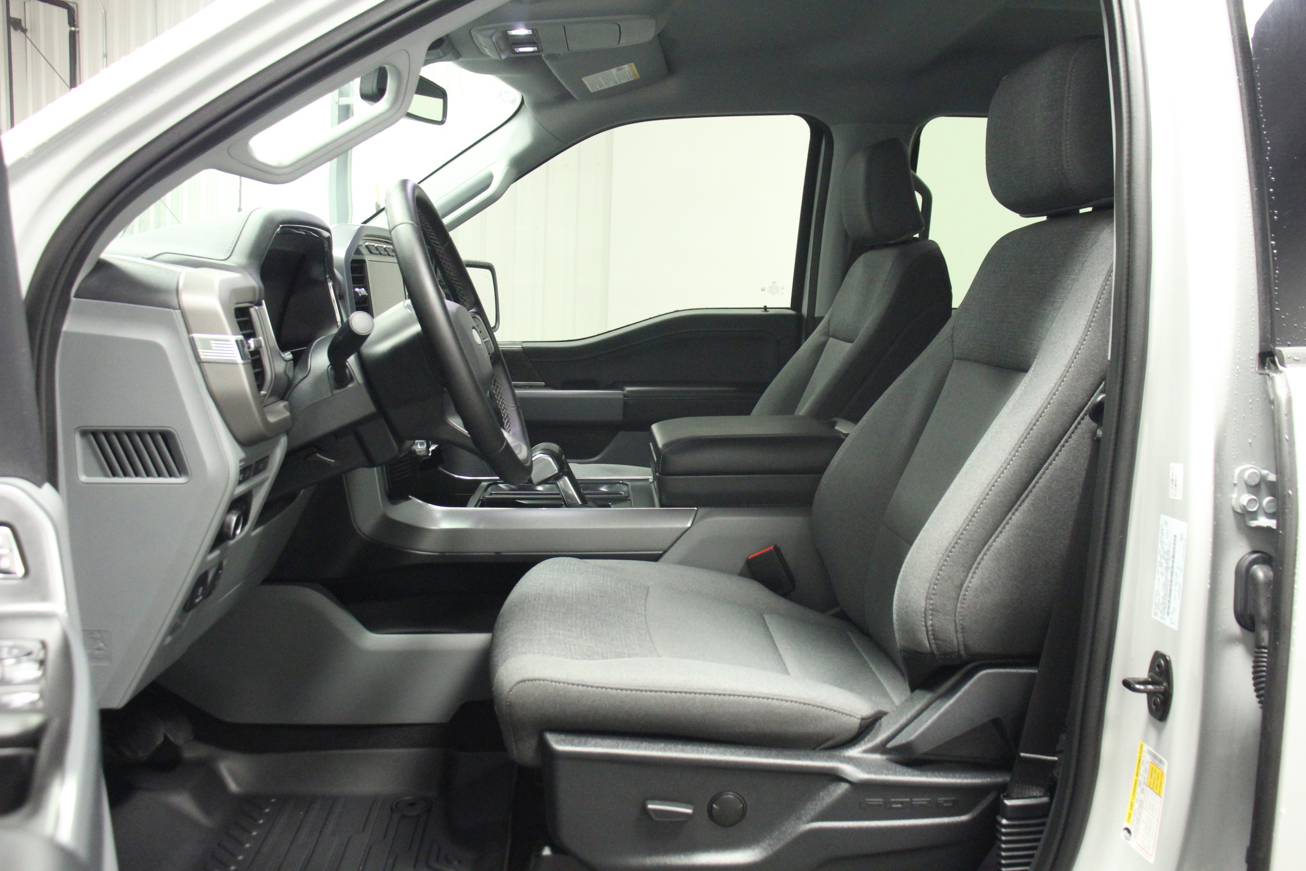 2024 Ford F-150 Lightning XLT photo 10