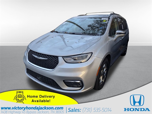 2022 Chrysler Pacifica Limited's photo