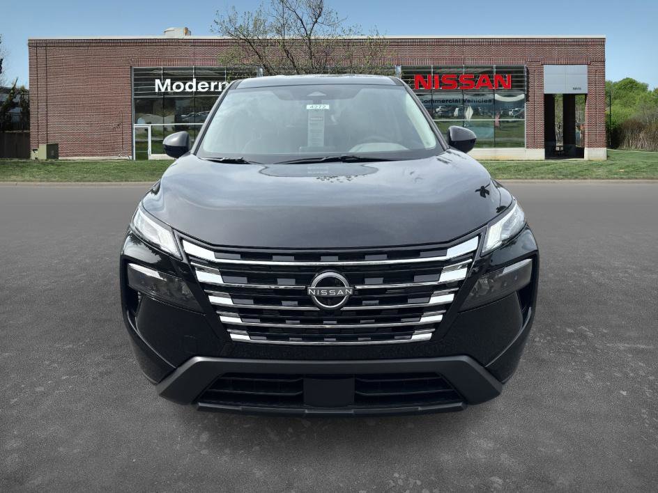 2025 Nissan Rogue SV photo 5