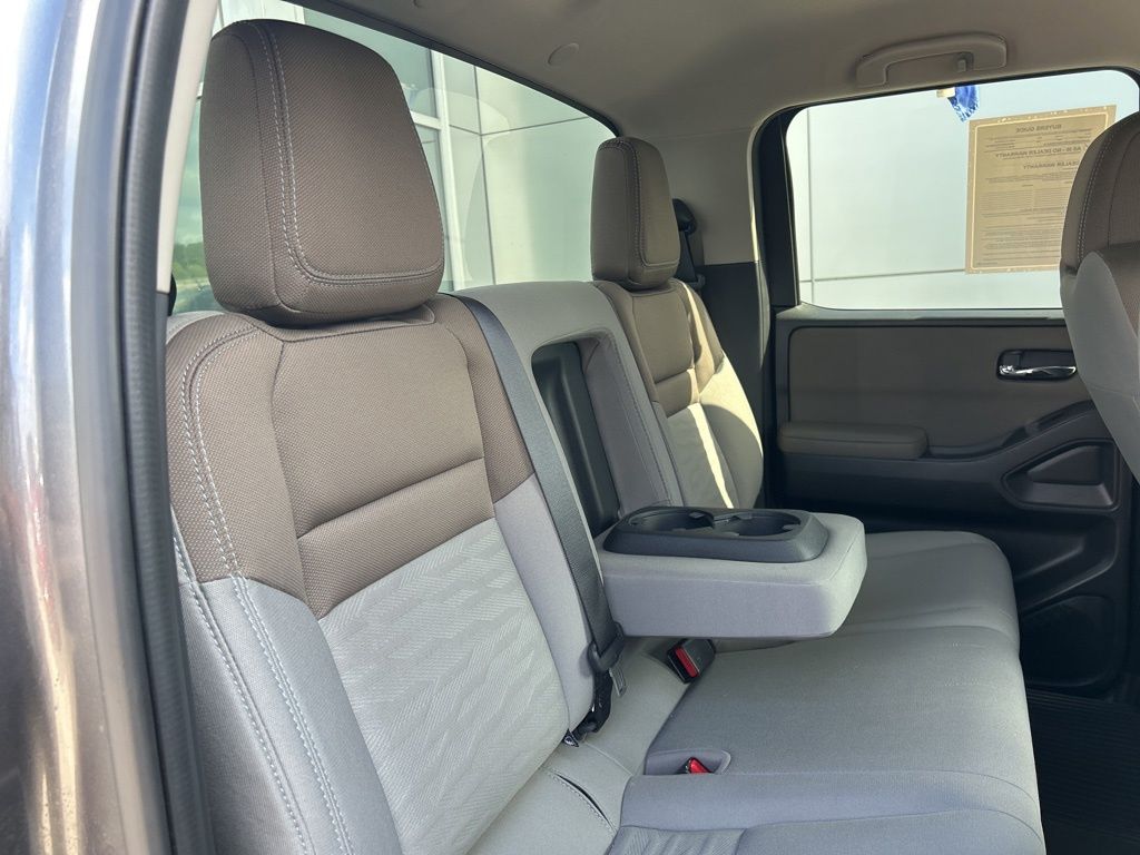 2023 Nissan Frontier SV photo 21