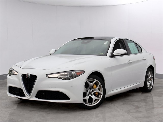 Pre-Owned 2018 Alfa Romeo Giulia Ti