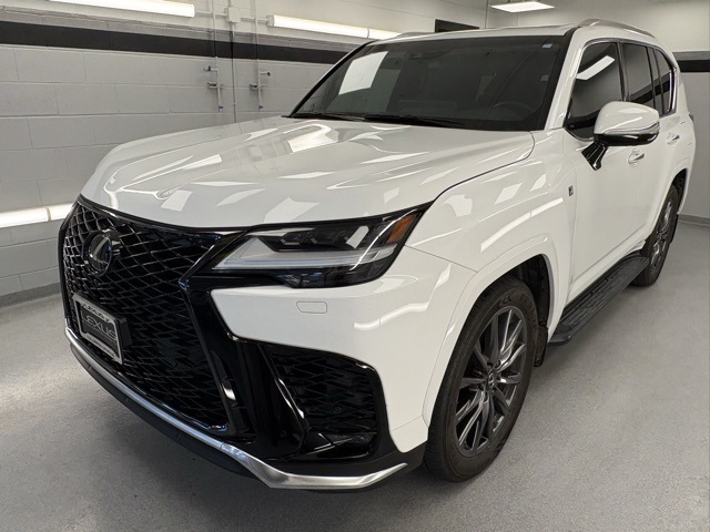2022 Lexus LX F-Sport's photo