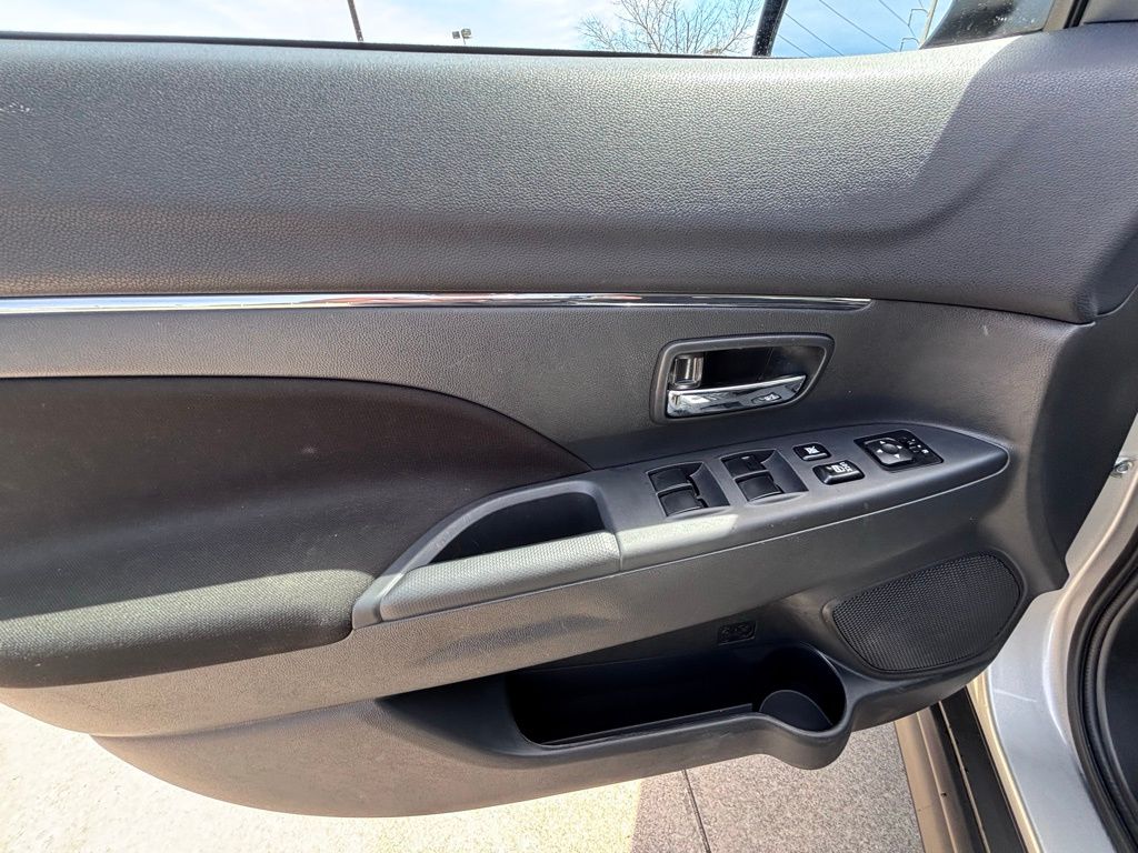 2024 Mitsubishi Outlander Sport ES photo 10