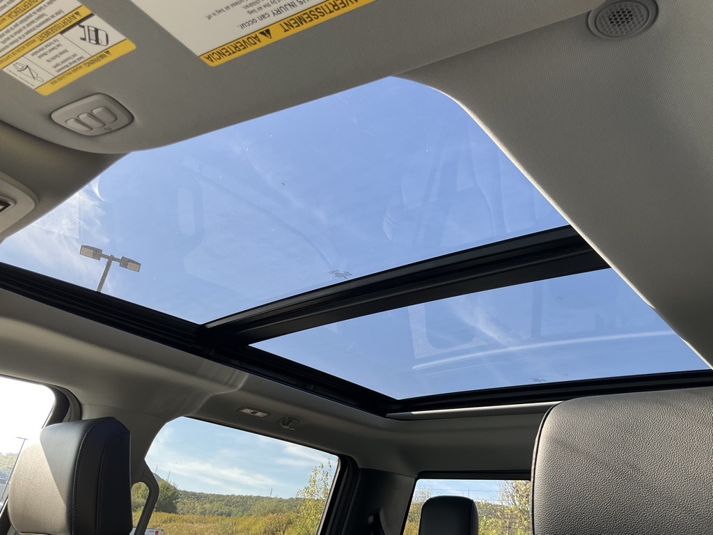 2026 Ford F-350 Lariat photo 3