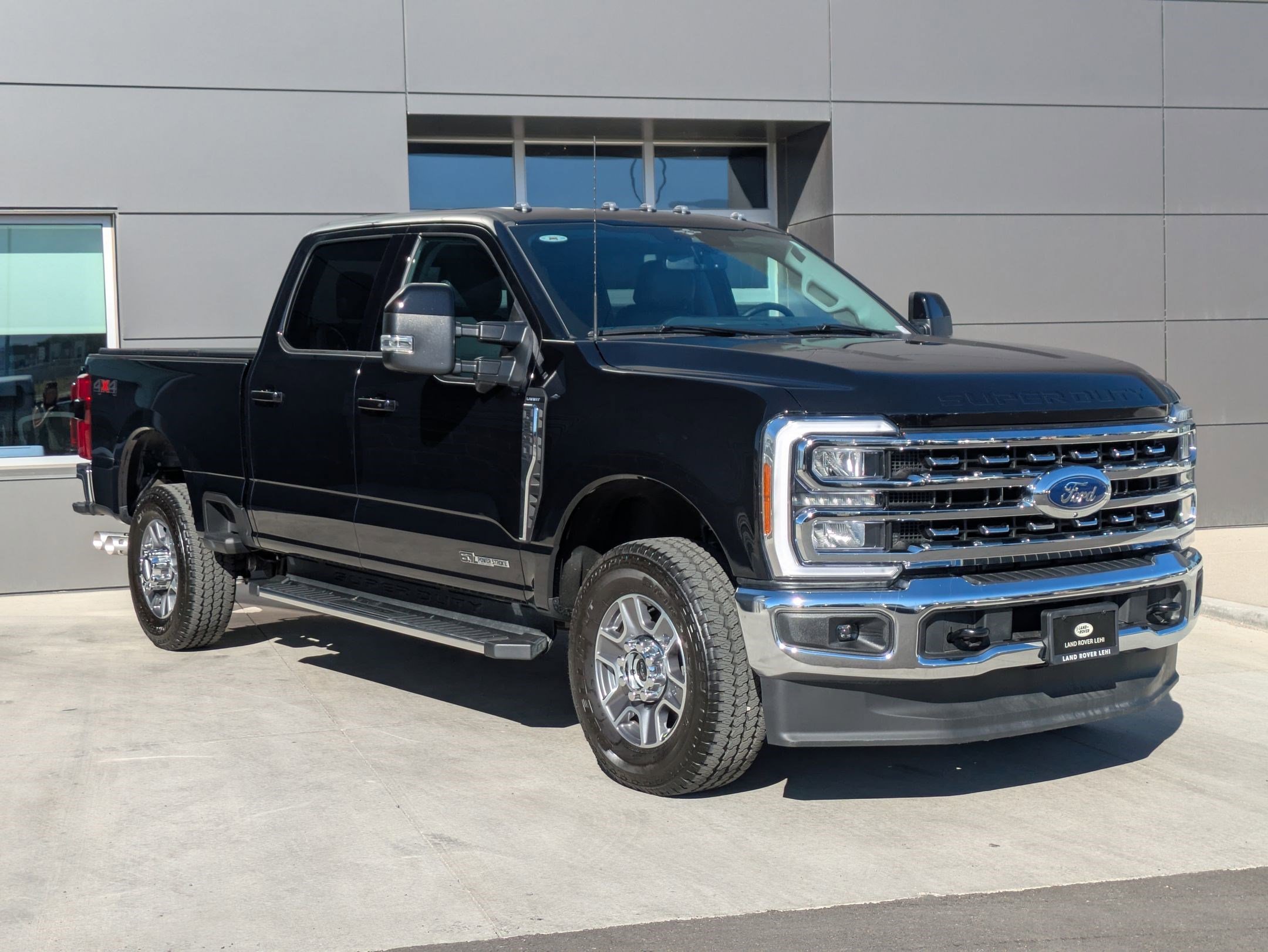 2023 Ford F-350 Lariat photo 2