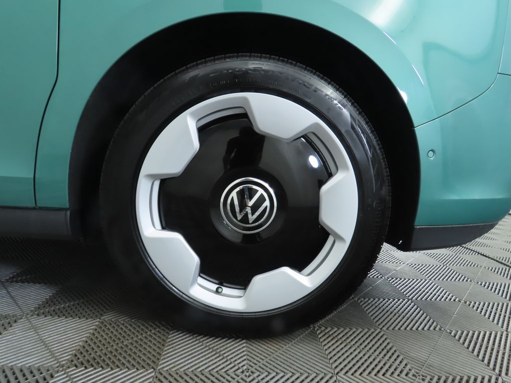 2025 Volkswagen ID. Buzz Pro Plus photo 28