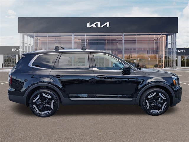 2024 Kia Telluride EX photo 2