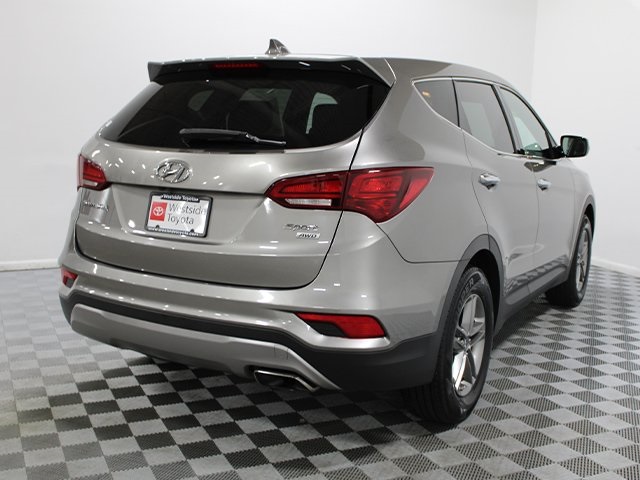 2017 Hyundai Santa Fe Sport Base photo 2