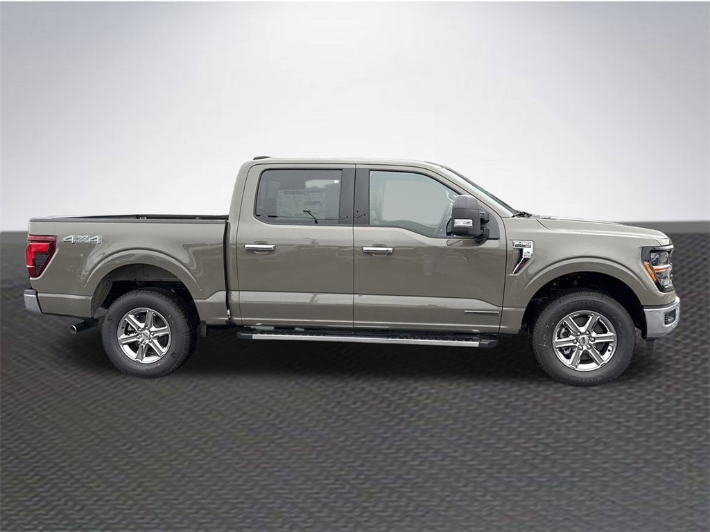 2025 Ford F-150 XLT photo 4