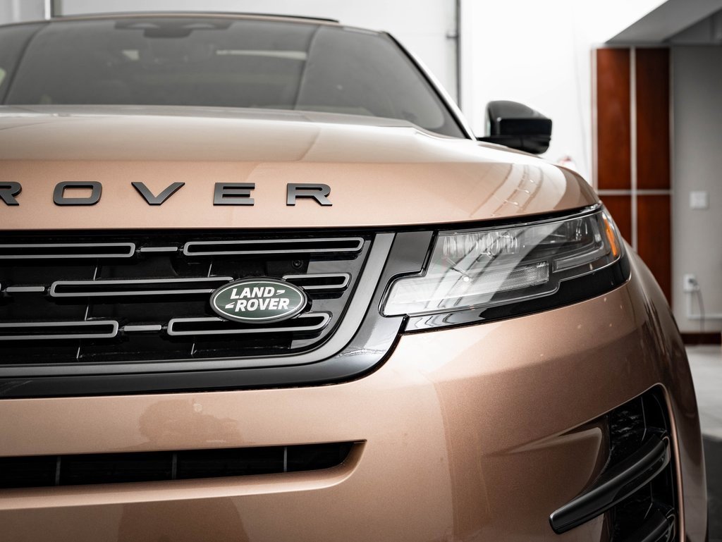 2026 Land Rover Range Rover Evoque Dynamic SE photo 14