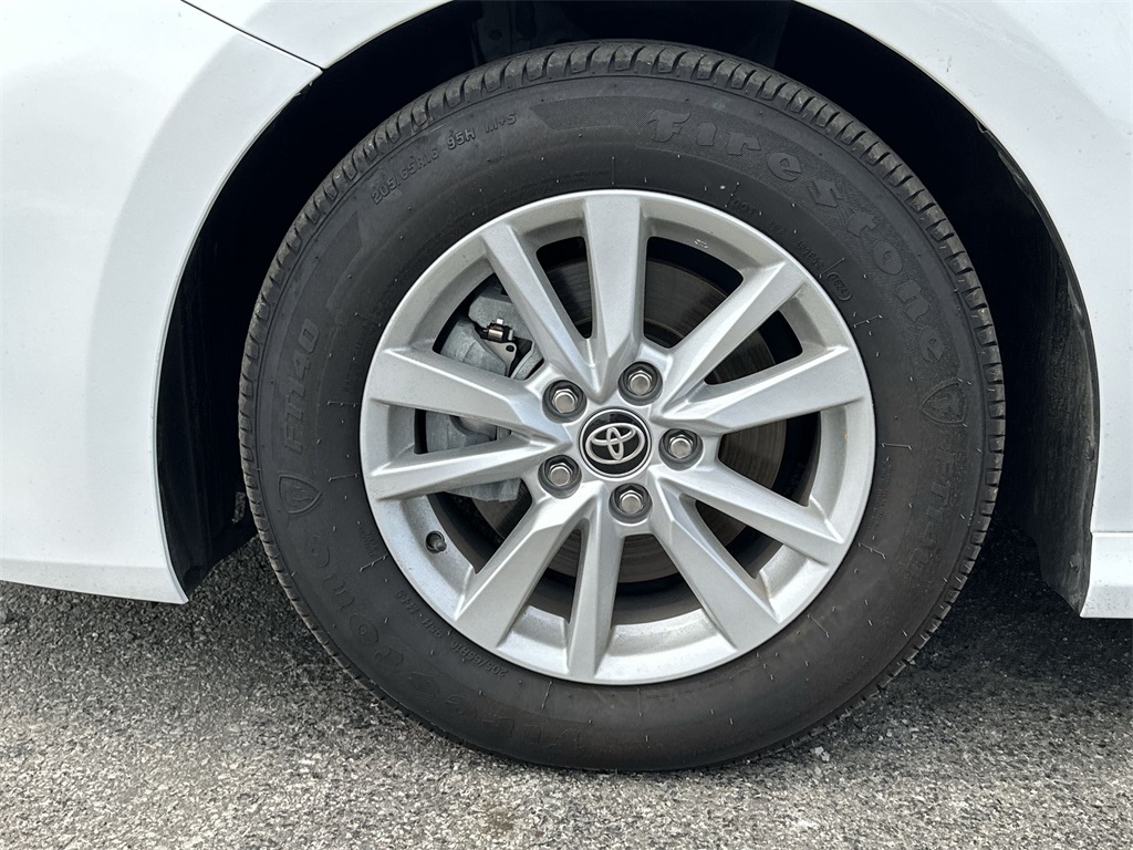 2025 Toyota Camry LE photo 10