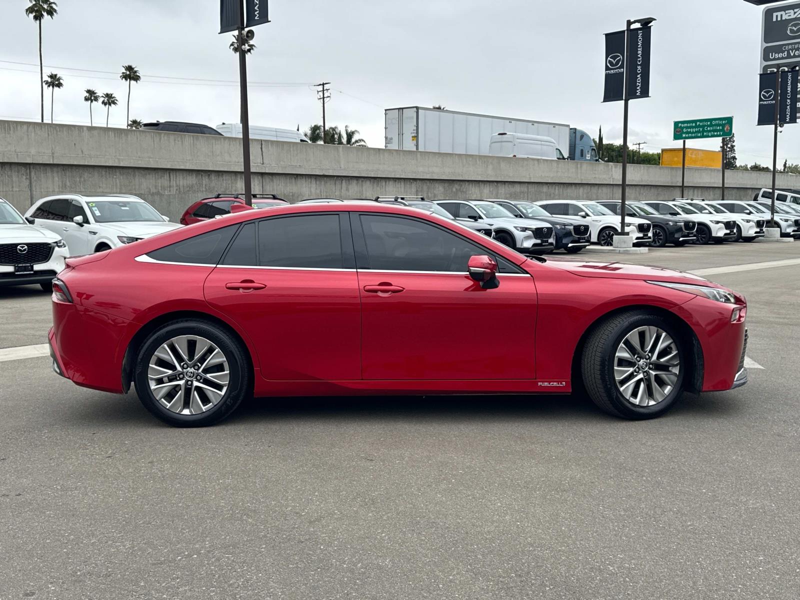 2023 Toyota Mirai XLE photo 3