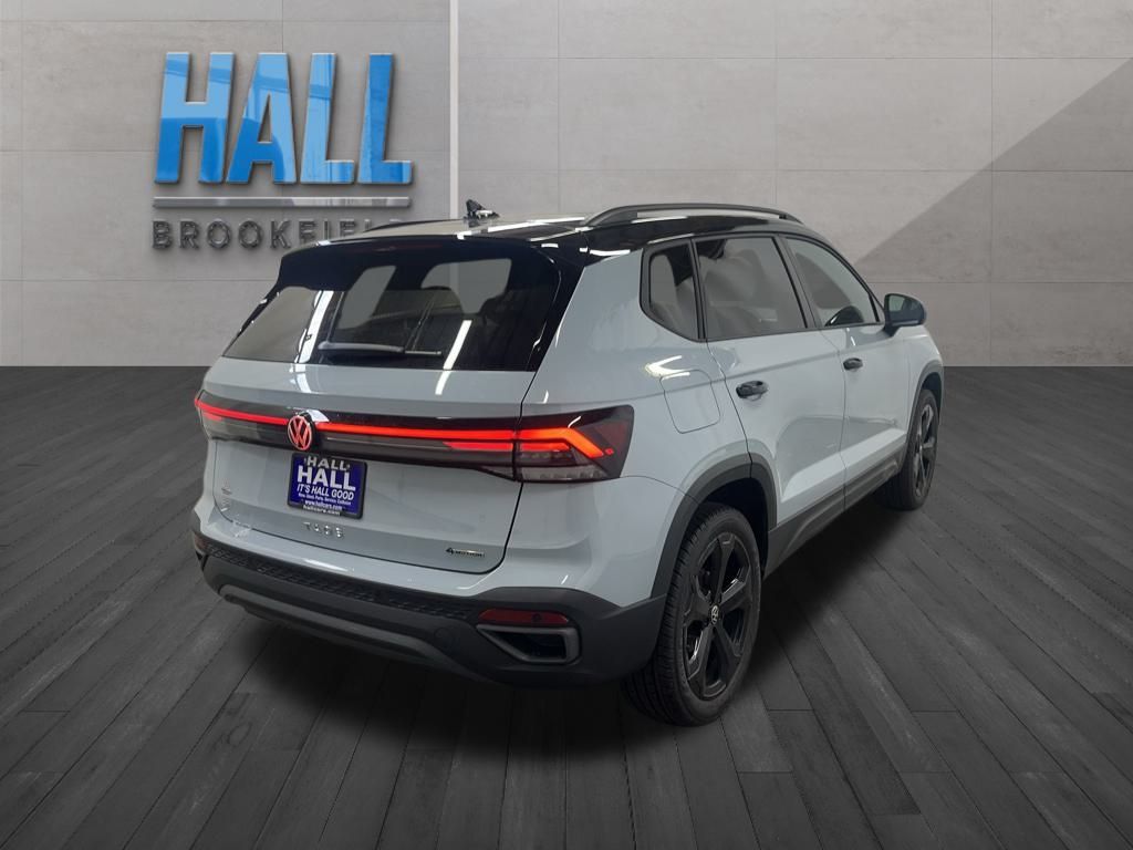 2025 Volkswagen Taos SE photo 5