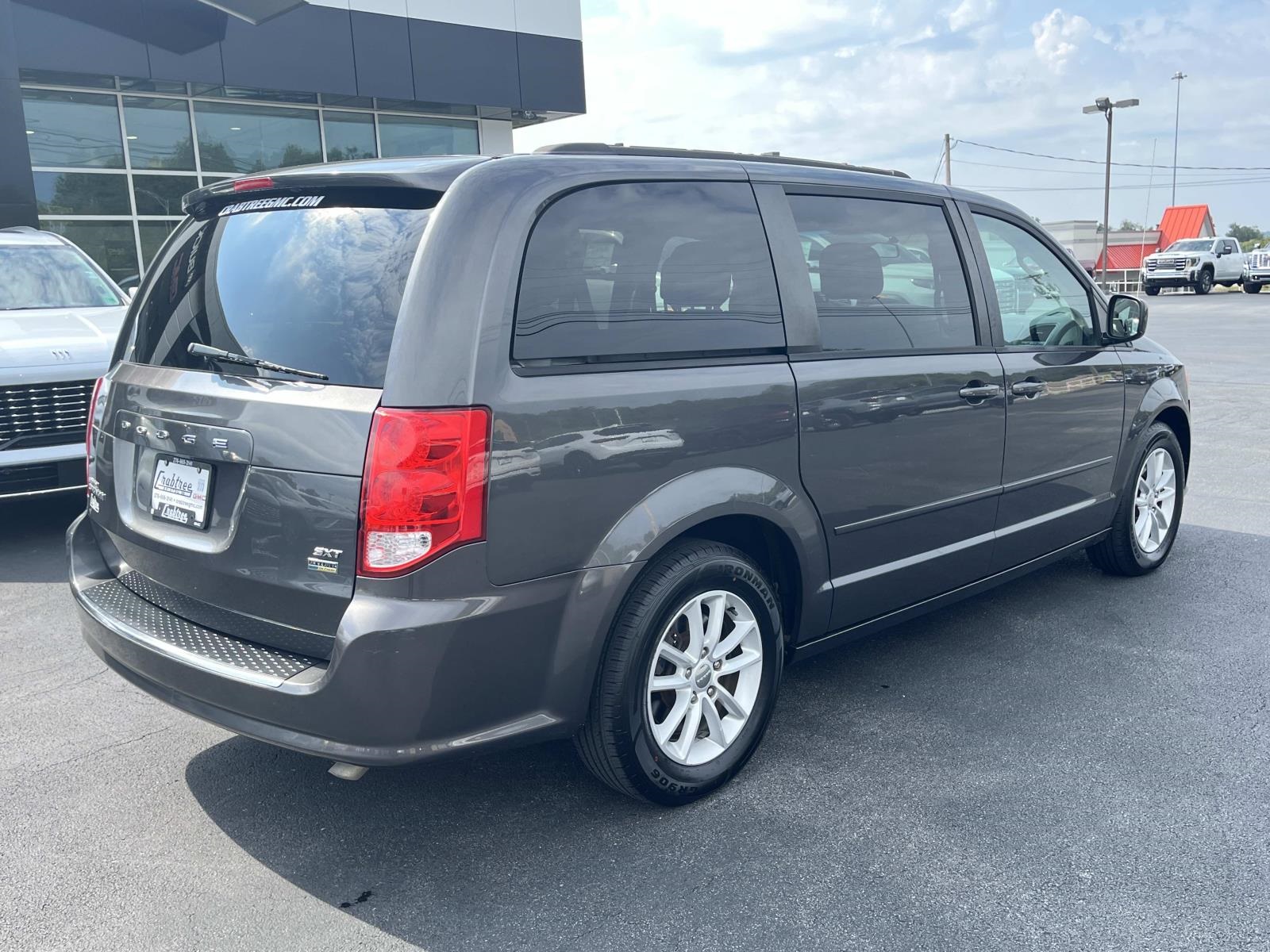 2015 Dodge Grand Caravan SXT photo 3