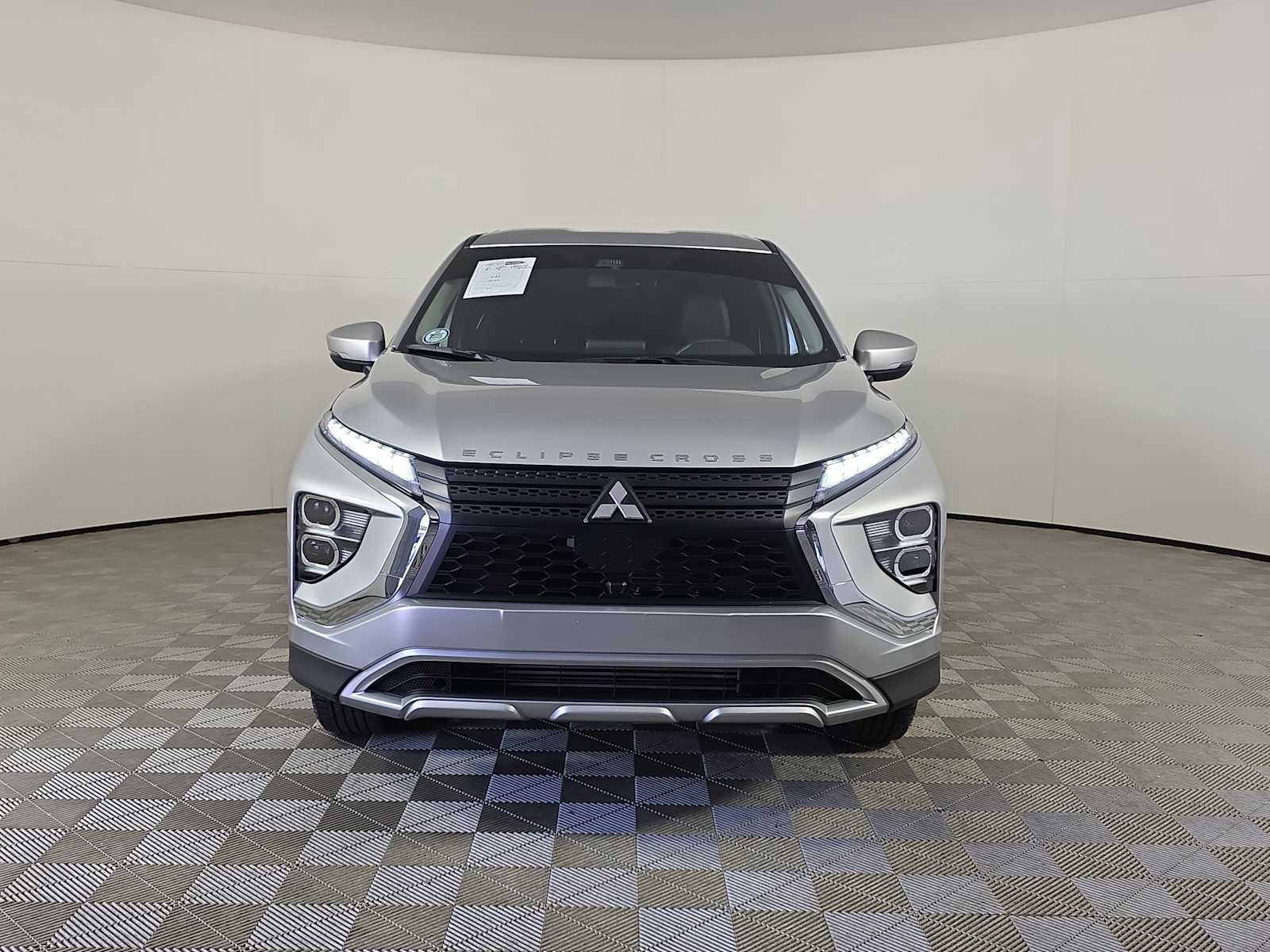 2025 Mitsubishi Eclipse Cross SE photo 2