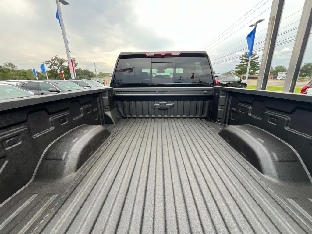2025 Chevrolet Silverado 2500HD LTZ photo 10