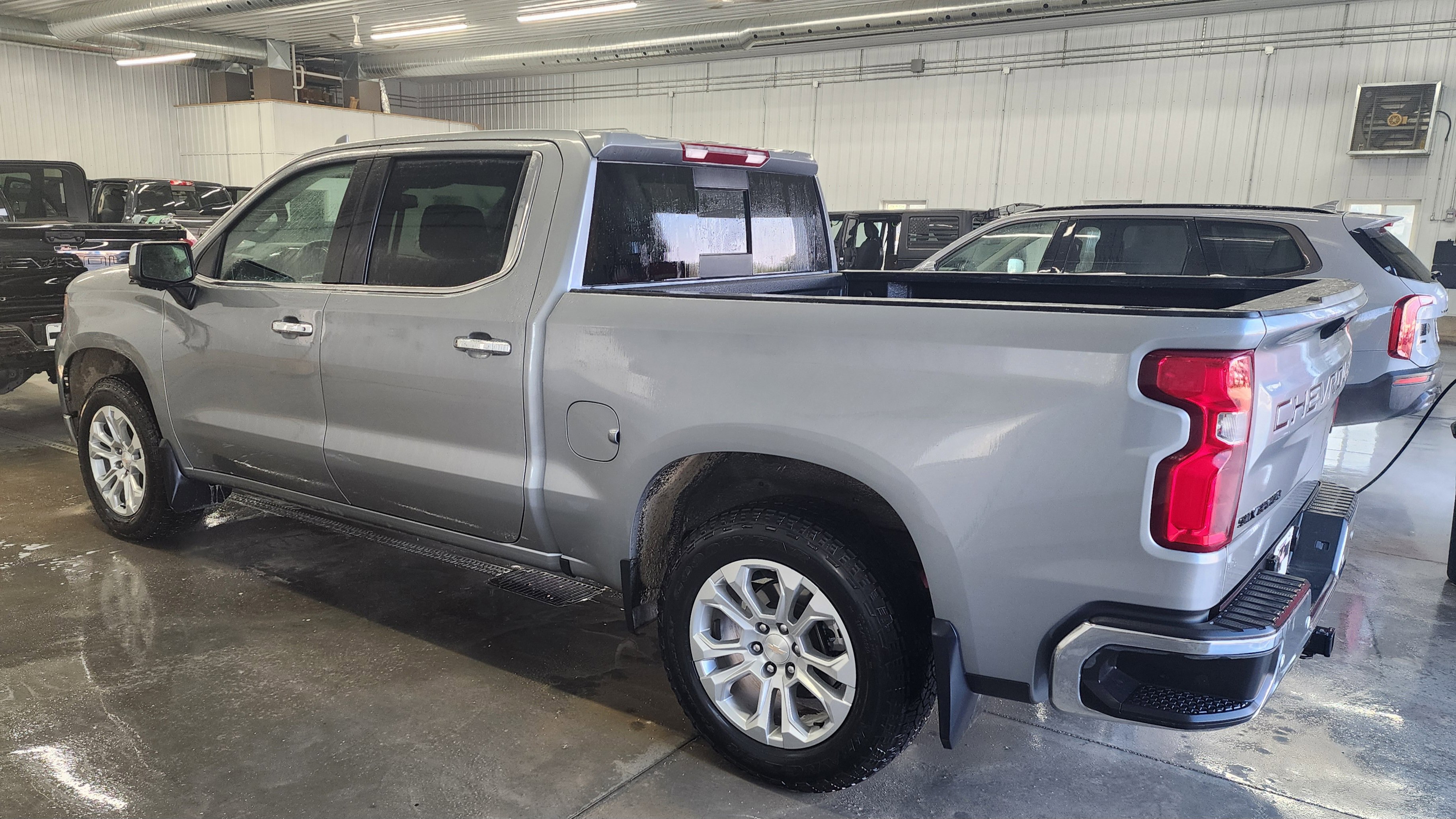 2024 Chevrolet Silverado 1500 LTZ photo 4